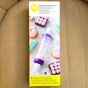 🆕Wilton Decorating Tool Set